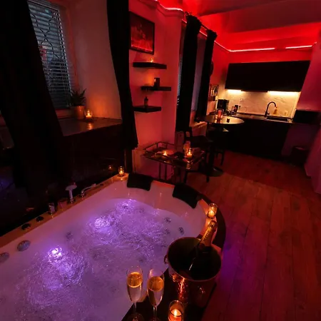 Grey's Bdsm - Private Jacuzzi - Appartement *